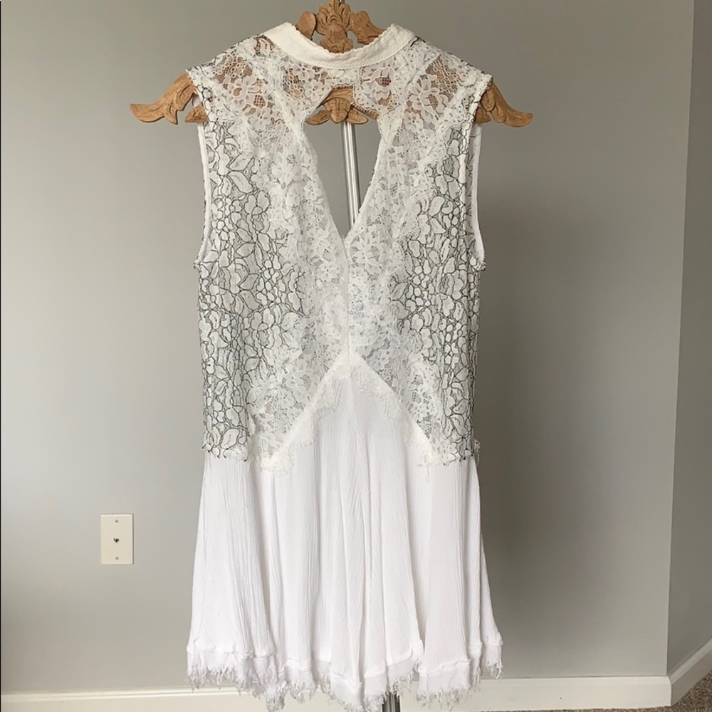 Chelsea & Violet lace top in XS